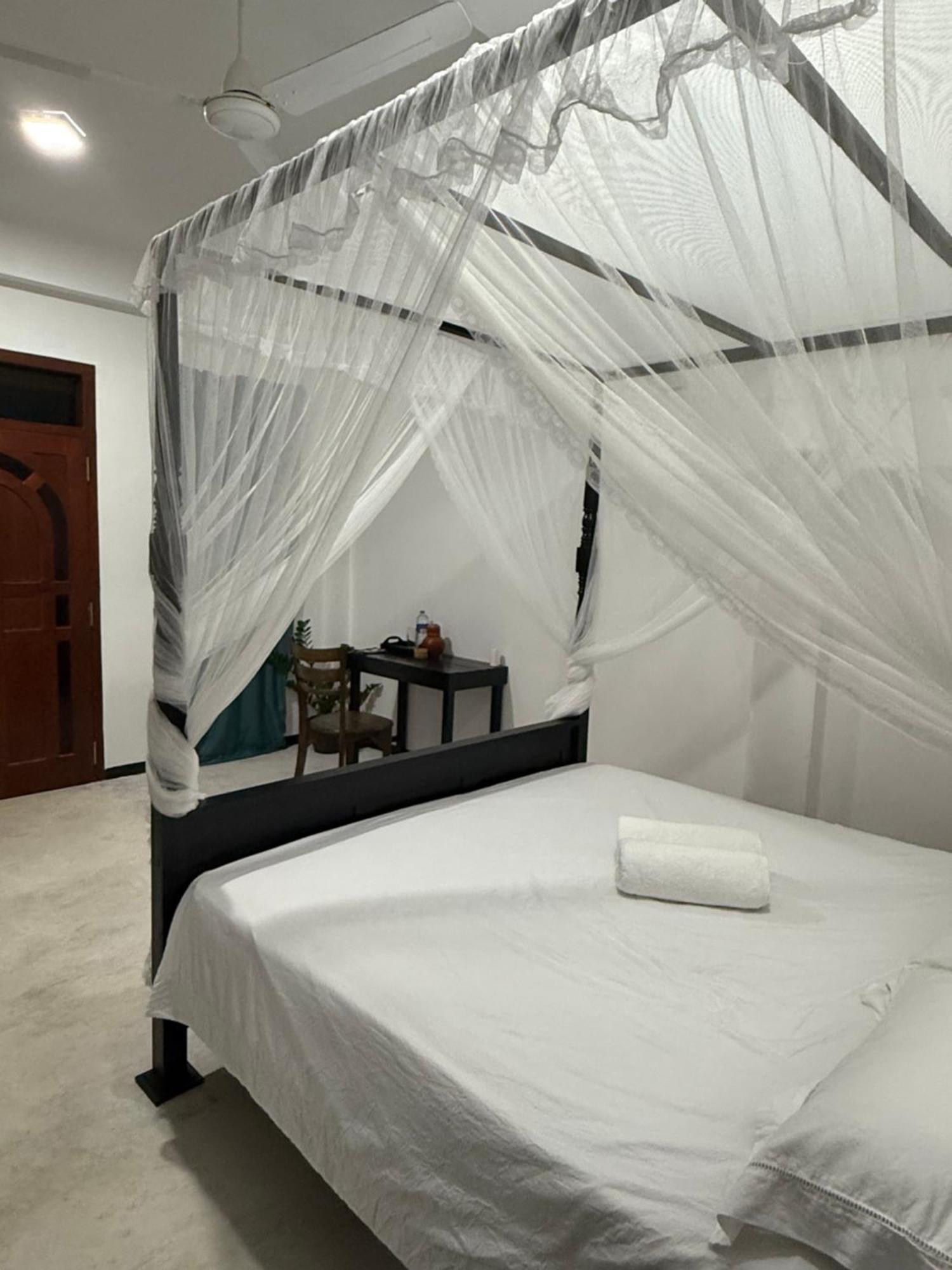 Bed and Breakfast La Fiesta Weligama Exterior foto